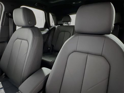 New 2025 Audi Q3 2.0T Premium image 11