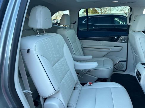 Certified 2025 Buick Enclave Avenir w/ Super Cruise Package image 37