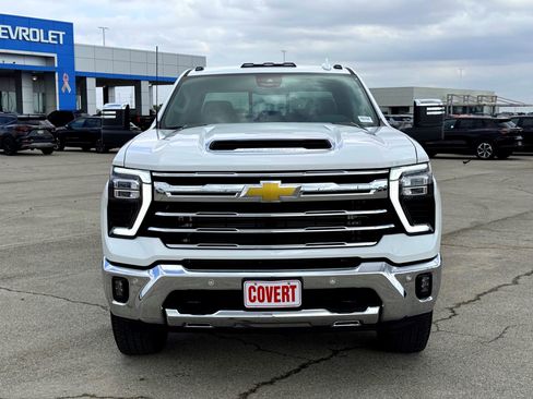 Used 2025 Chevrolet Silverado 3500 LTZ w/ LTZ Convenience Package image 4