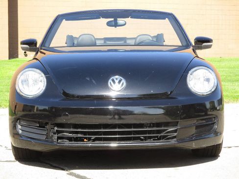 Used 2013 Volkswagen Beetle 2.5 FWD image 2