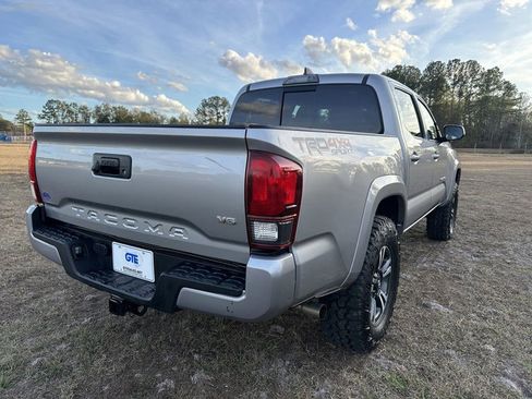 Used 2018 Toyota Tacoma 4x4 Double Cab image 5