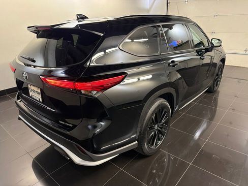 Used 2023 Toyota Highlander XSE AWD/4WD image 6