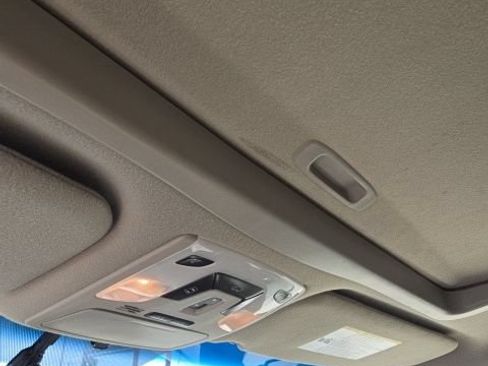 Used 2014 Toyota Sienna XLE FWD image 19