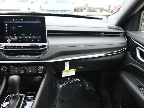 New 2026 Jeep Compass Latitude image 19