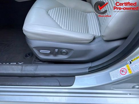 Used 2018 Toyota Camry SE w/ Audio Package FWD image 40