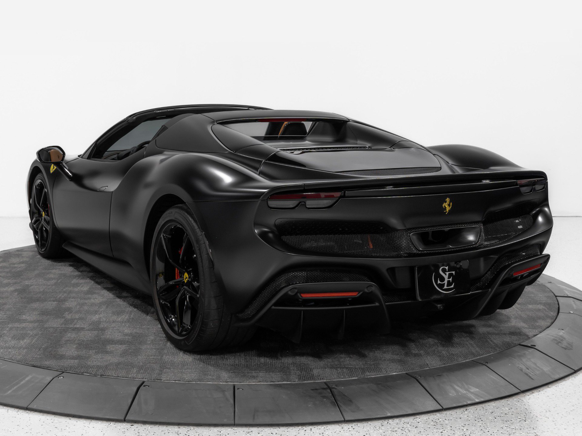 Used 2023 Ferrari 296 GTS RWD image 6