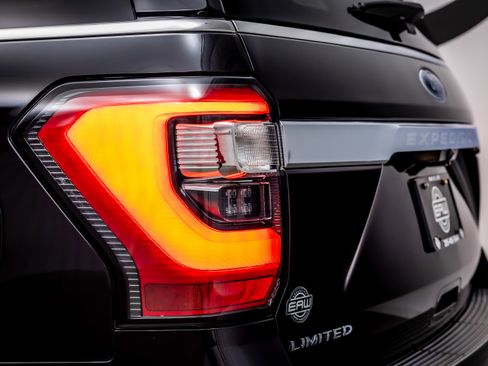 Used 2021 Ford Expedition Limited image 12