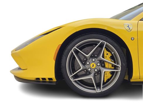 Used 2021 Ferrari F8 Tributo image 15