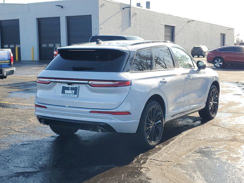 New 2026 Lincoln Corsair Premiere image 4