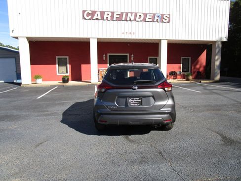 Used 2024 Nissan Kicks S image 5