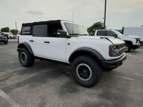 Used 2022 Ford Bronco Badlands AWD/4WD image 2