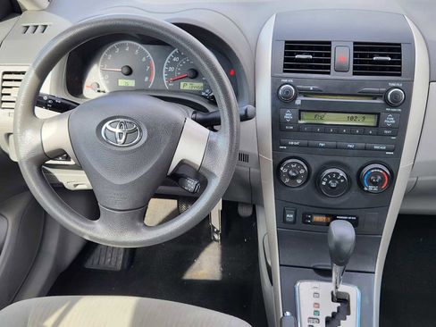 Used 2010 Toyota Corolla LE image 26