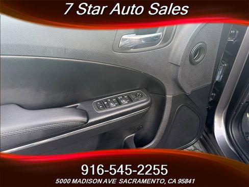 Used 2013 Dodge Charger SE image 7