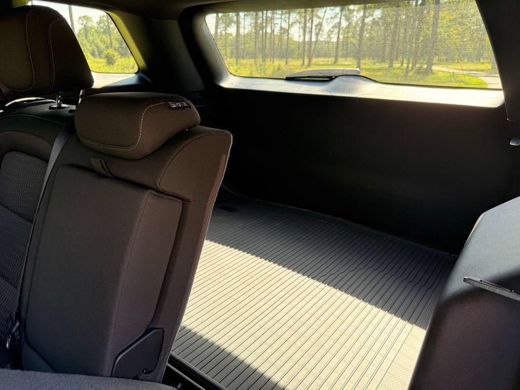 New 2027 Chevrolet Equinox LT w/ Safety and Technology Package FWD image 29
