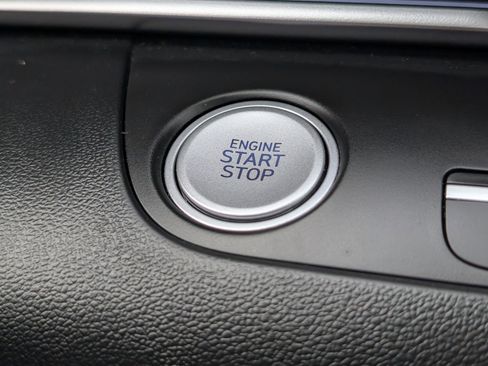 Used 2025 Hyundai Elantra SEL image 28