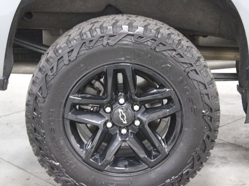 Used 2020 Chevrolet Silverado 1500 LT Trail Boss w/ Convenience Package AWD/4WD image 14
