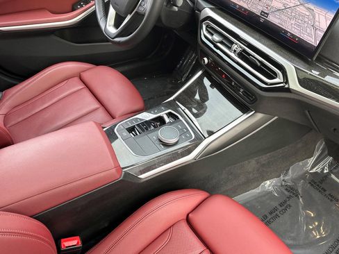 Used 2023 BMW 330e w/ Convenience Package image 31