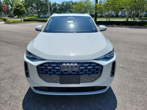 Used 2025 Audi Q5 Premium w/ Convenience Package AWD/4WD image 2