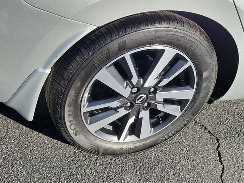 New 2025 Nissan Versa SV w/ Trunk Package image 3