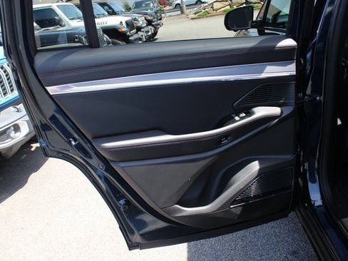 Used 2024 Jeep Wagoneer Launch Edition image 23