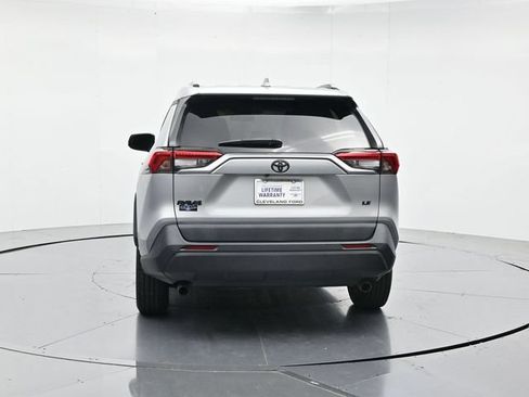 Used 2019 Toyota RAV4 LE w/ Carpet Mat Package FWD image 8