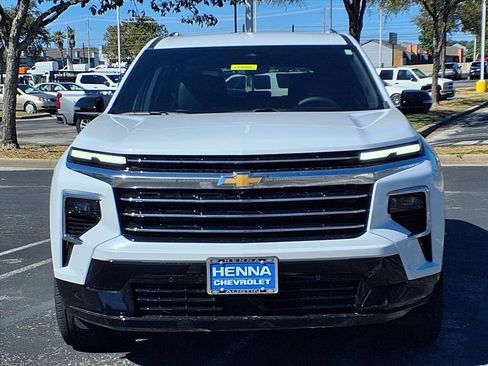 New 2026 Chevrolet Traverse High Country image 2