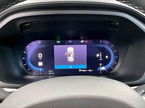 Certified 2023 Volvo XC60 B5 Ultimate w/ Climate Package image 27