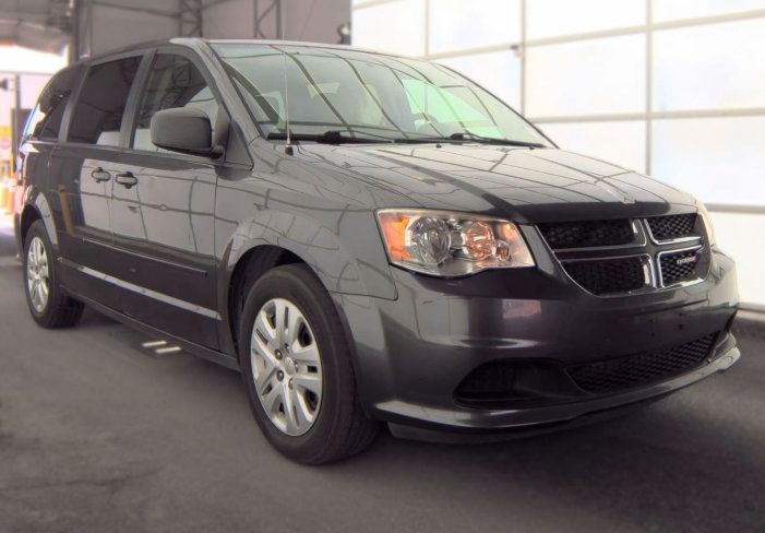 Used 2017 Dodge Grand Caravan SE FWD image 1