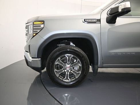 Used 2025 GMC Sierra 1500 SLT AWD/4WD image 9