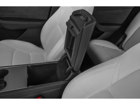 Used 2024 Tesla Model Y Performance AWD/4WD image 14