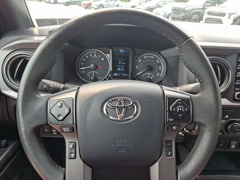 Certified 2023 Toyota Tacoma TRD Off-Road w/ Technology Package AWD/4WD image 18