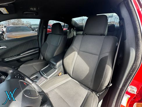 Used 2022 Dodge Charger SXT RWD image 14