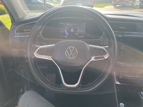 Used 2022 Volkswagen Tiguan SE image 21
