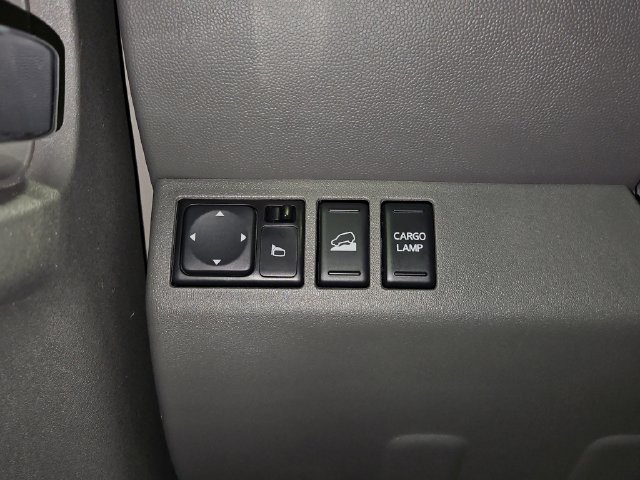 Used 2016 Nissan Frontier SL AWD/4WD image 31