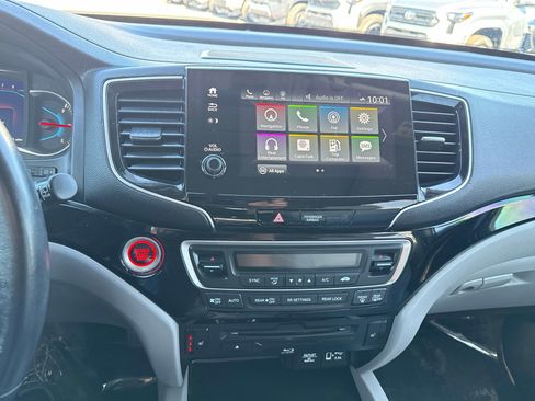 Used 2021 Honda Pilot Touring image 24