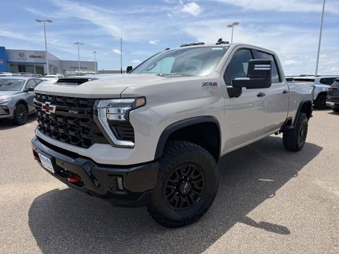 New 2026 Chevrolet Silverado 2500 ZR2 AWD/4WD image 3