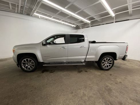 Used 2018 GMC Canyon Denali image 3
