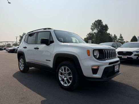 Used 2019 Jeep Renegade Sport w/ Sport Appearance Group AWD/4WD image 2