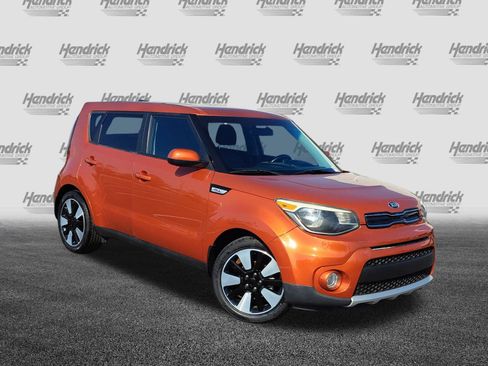 Used 2018 Kia Soul + image 2