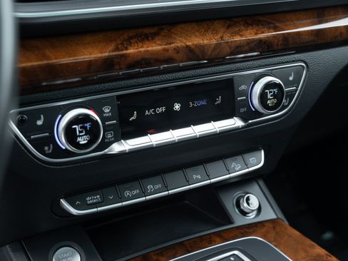 Used 2018 Audi Q5 2.0T Premium Plus w/ Premium Plus Package image 29