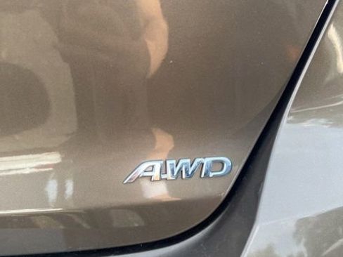 Used 2011 Toyota Venza AWD w/ Comfort Pkg image 8