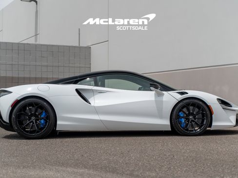 New 2026 McLaren Artura RWD image 8