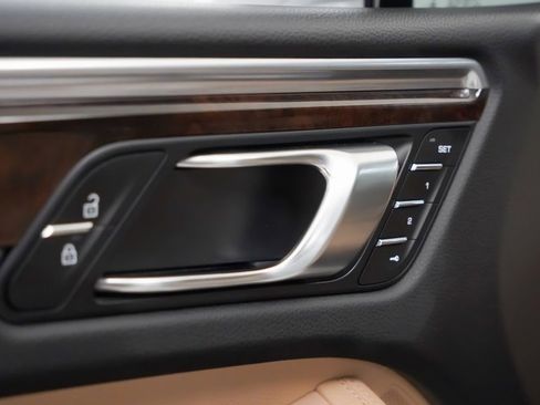 Used 2022 Porsche Macan image 22