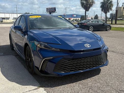Used 2025 Toyota Camry SE w/ Multimedia Upgrade Package image 1