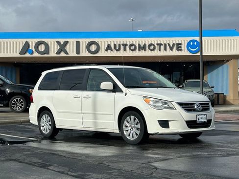 Used 2012 Volkswagen Routan SEL image 1