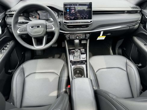 Used 2025 Jeep Compass Limited w/ Sun & Sound Group AWD/4WD image 2