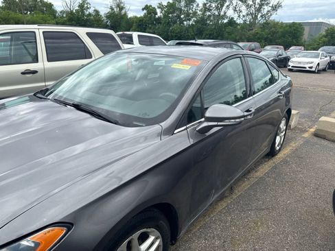 Used 2014 Ford Fusion SE FWD image 26