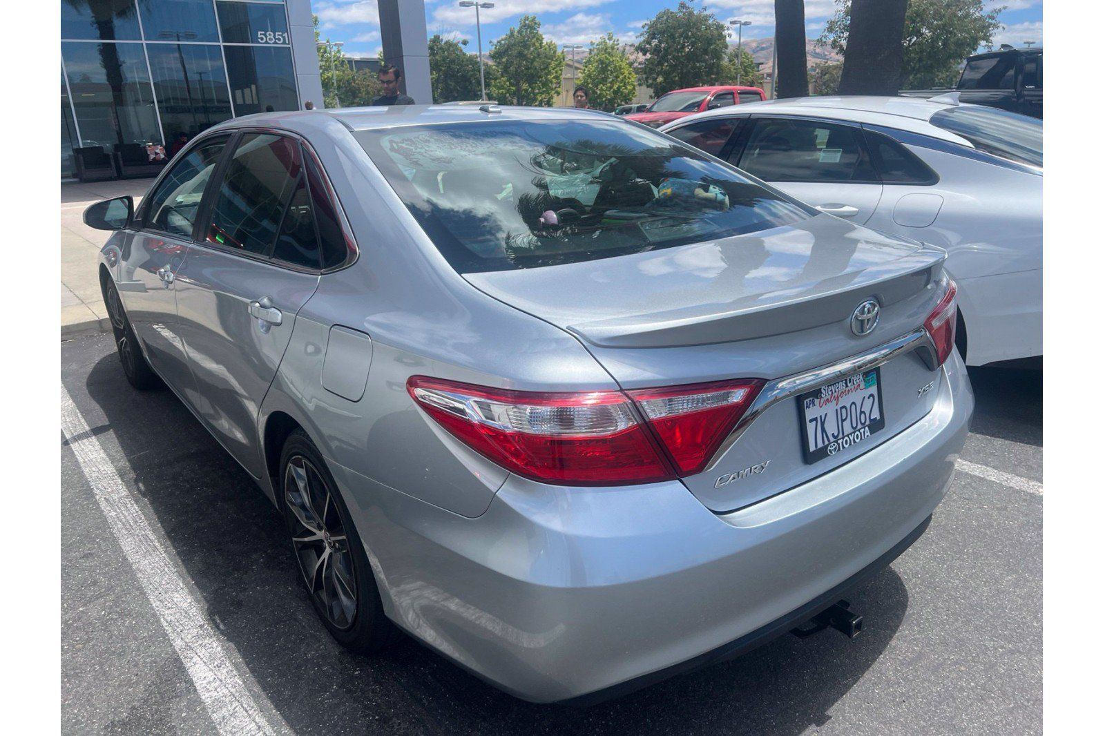 Used 2015 Toyota Camry XSE w/ Moonroof Package FWD image 5