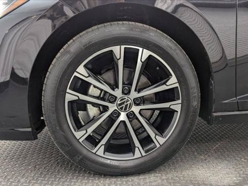 Used 2025 Volkswagen Jetta Sport FWD image 29