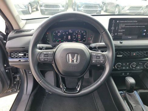 Used 2024 Honda Accord Touring image 15